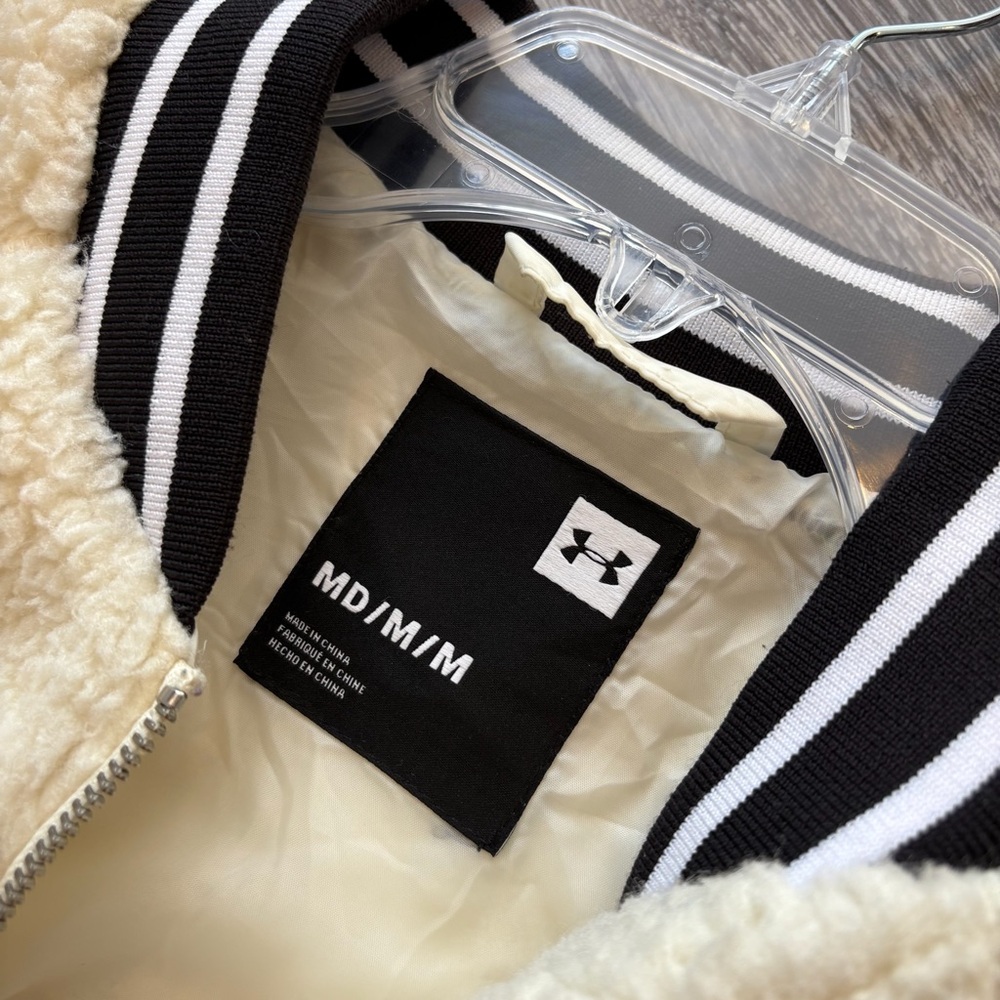 Under Armour Cream Teddy Sherpa Bomber Jacket Size M Excellent Condition - Picture 4 of 7